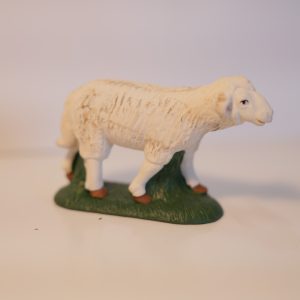 Mouton debout